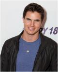 Robbie  Amell