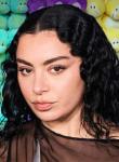  Charli XCX