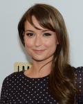 Milana Vayntrub